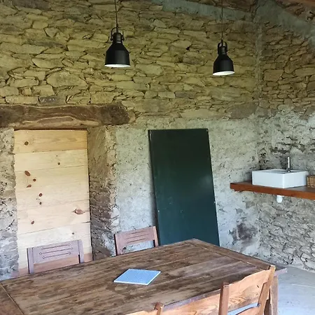 Au Pre De Camille Nyaraló *
