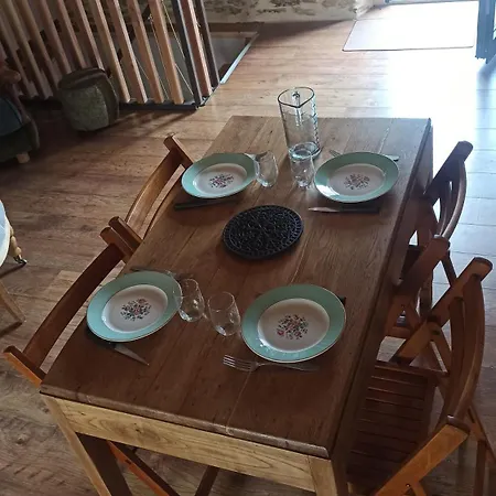 Au Pre De Camille Saint-Julien-Gaulene