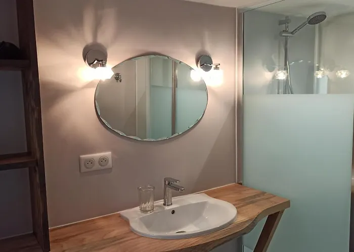 Au Pre De Camille Saint-Julien-Gaulene